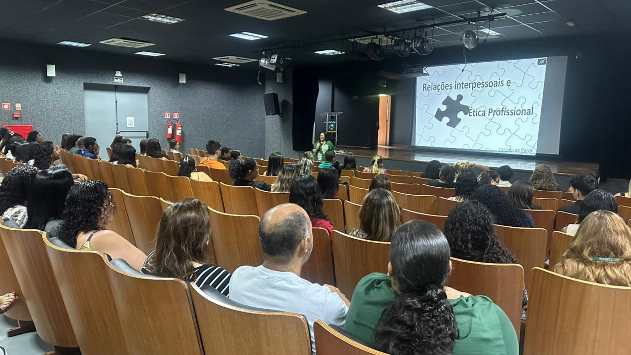 Servidores da Assistência Social de Cariacica participam de capacitação sobre ética e excelência no atendimento