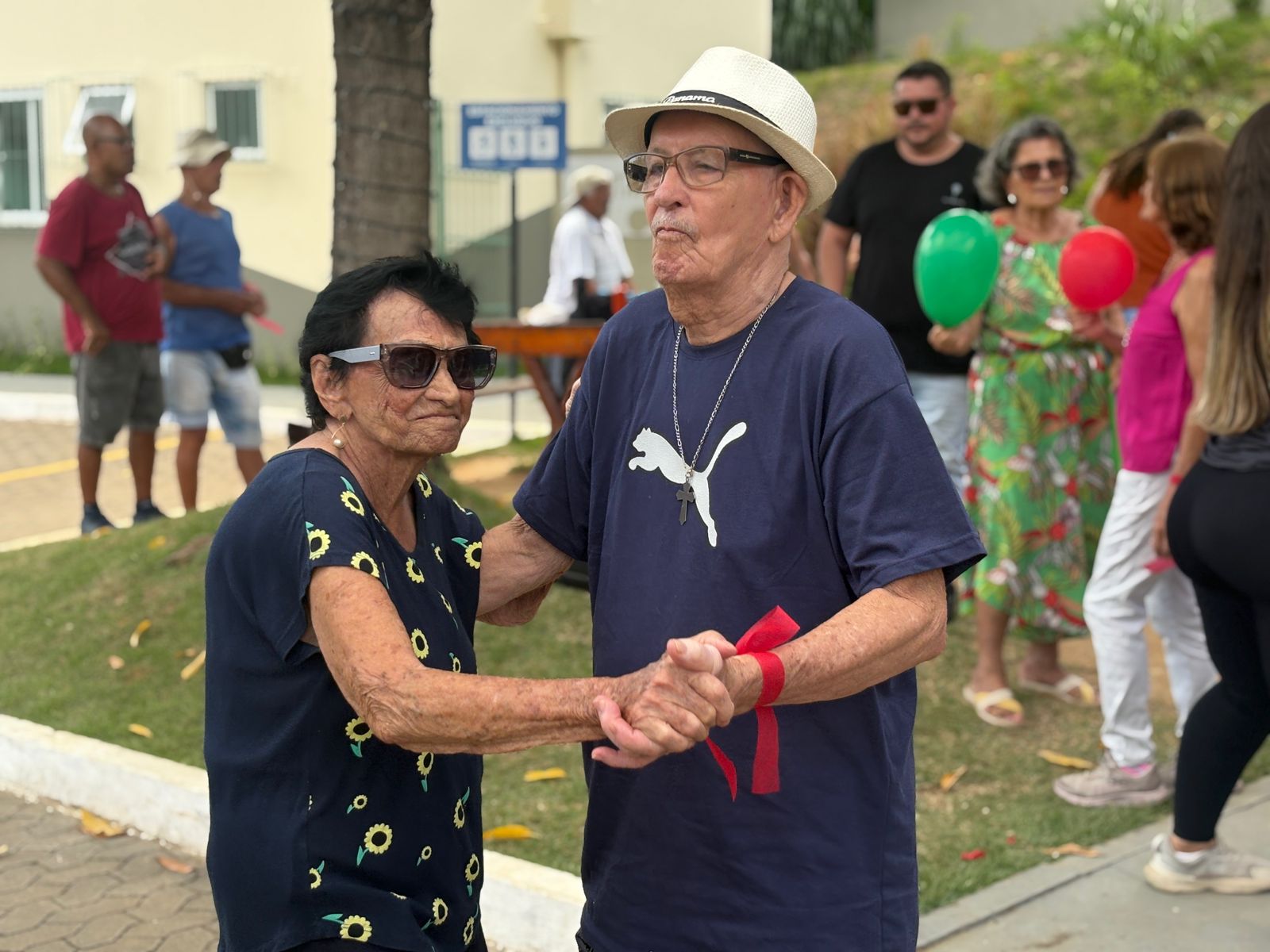 Envelhecimento ativo: casal de idosos encontrou no CCPI acolhimento e alegria