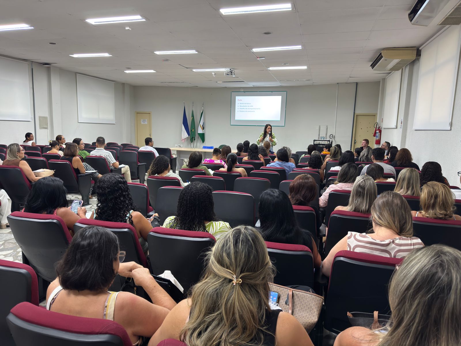 Diretores escolares participam de reunião para alinhar alfabetização na idade certa e aprendizagem na primeira Infância