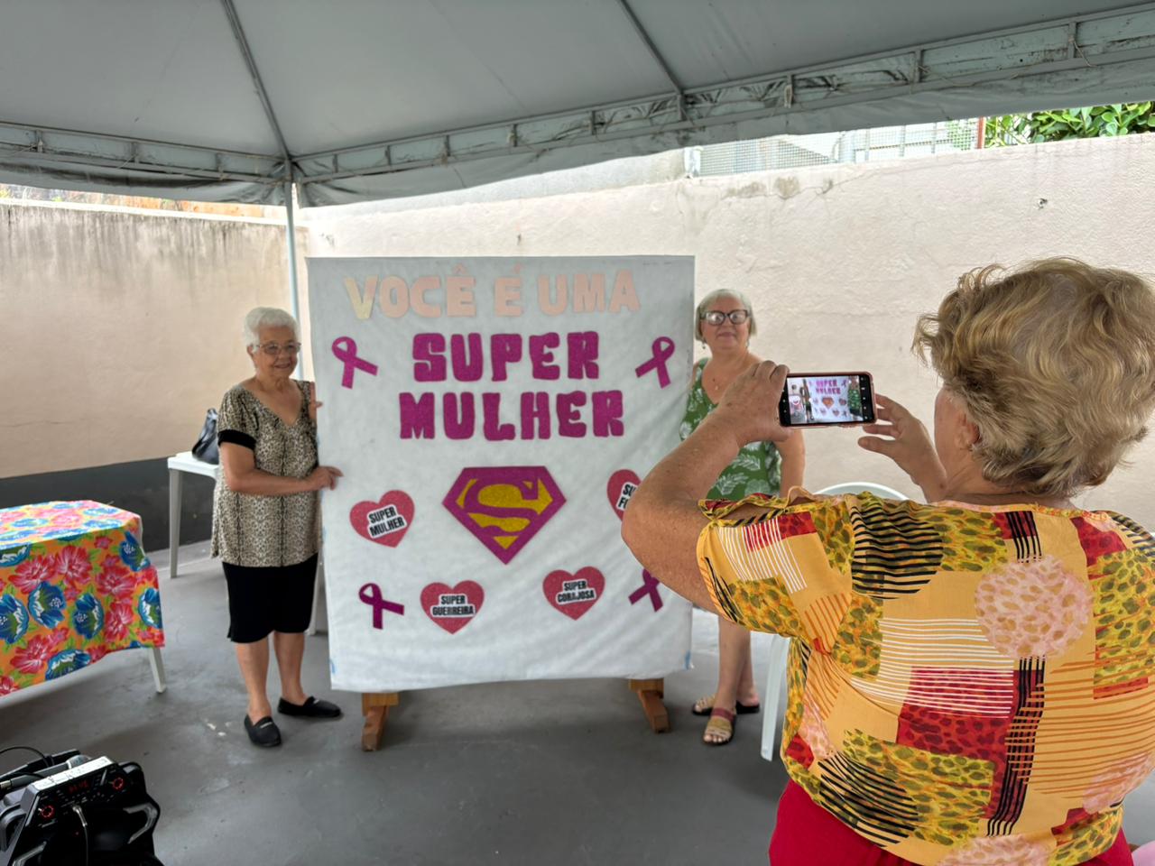 Poesia e música: Centro de Convivência de Jardim América presta homenagem às mulheres