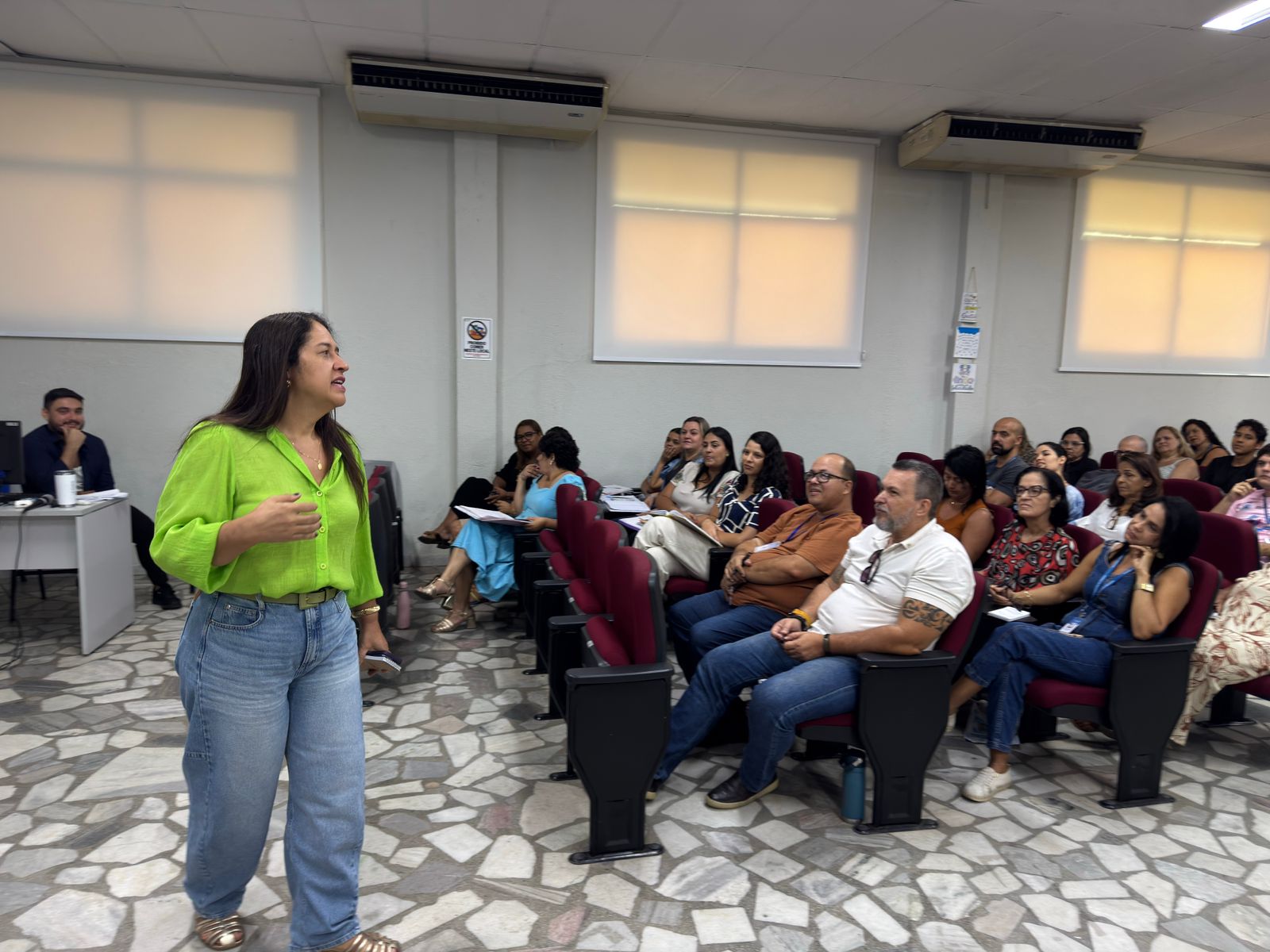 Comunicação estratégica: técnicos da Educação participam de treinamento em Cariacica