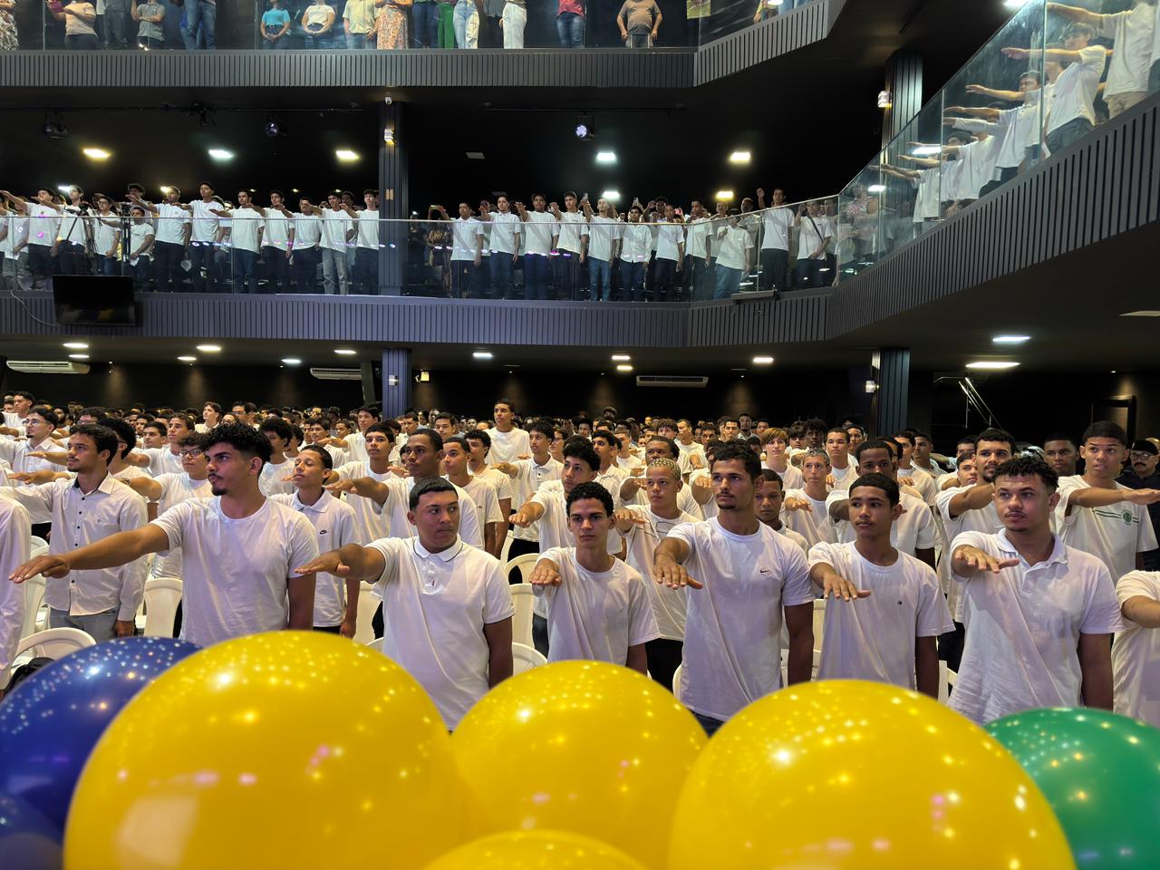 Juramento à Bandeira reúne mil jovens durante solenidade em Cariacica