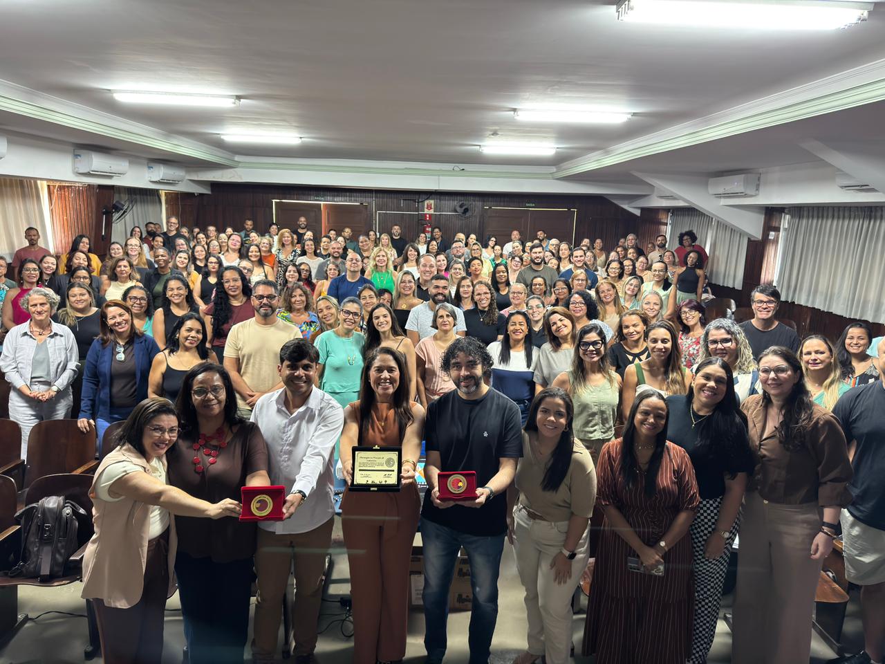 Educação: Cariacica comemora Selo Ouro de Alfabetização em ciclo de formações com gestores