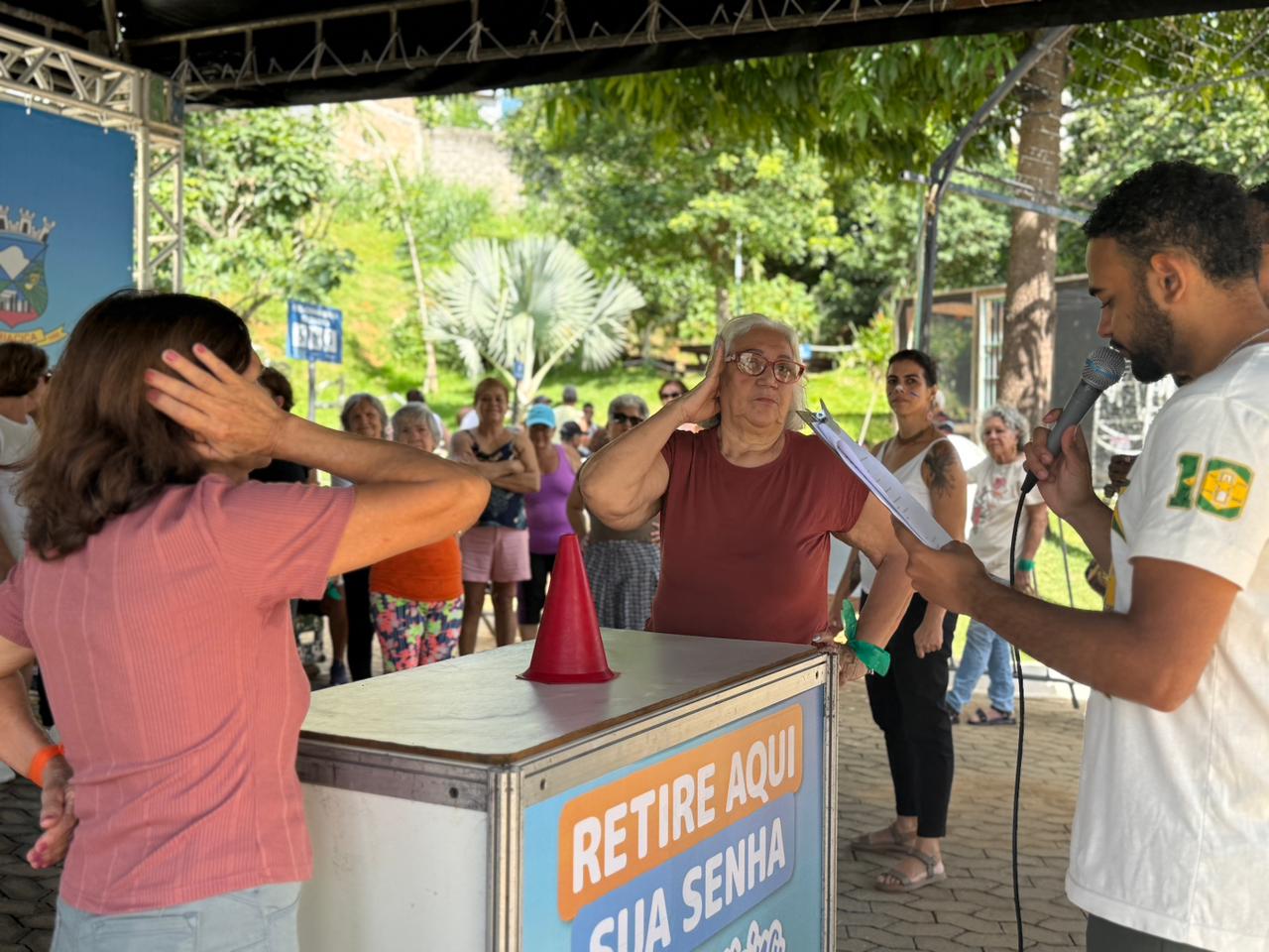 Idosos do CCPI de Jardim América comemoram Páscoa com gincana e caça aos ovos no Parque da Biquinha