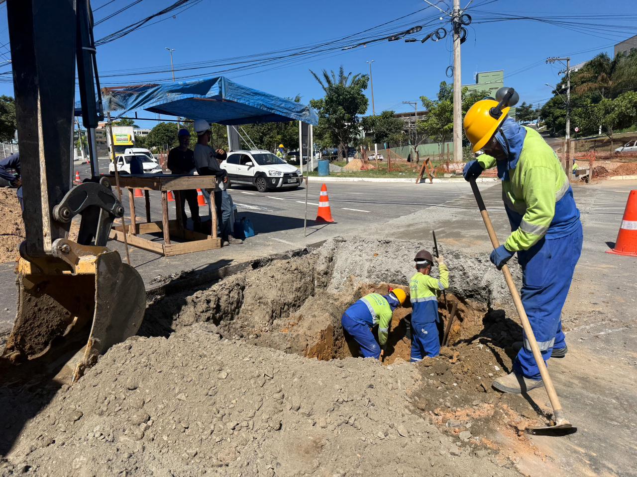 Secretaria de Obras realiza nova etapa de drenagem para construção de viaduto em Cariacica