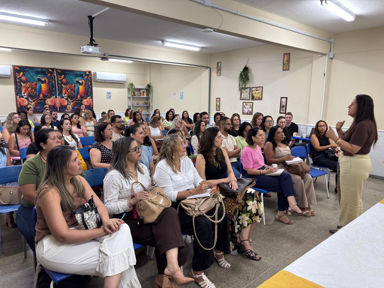 Educação de Cariacica promove alinhamento junto a gestores no combate ao bullying