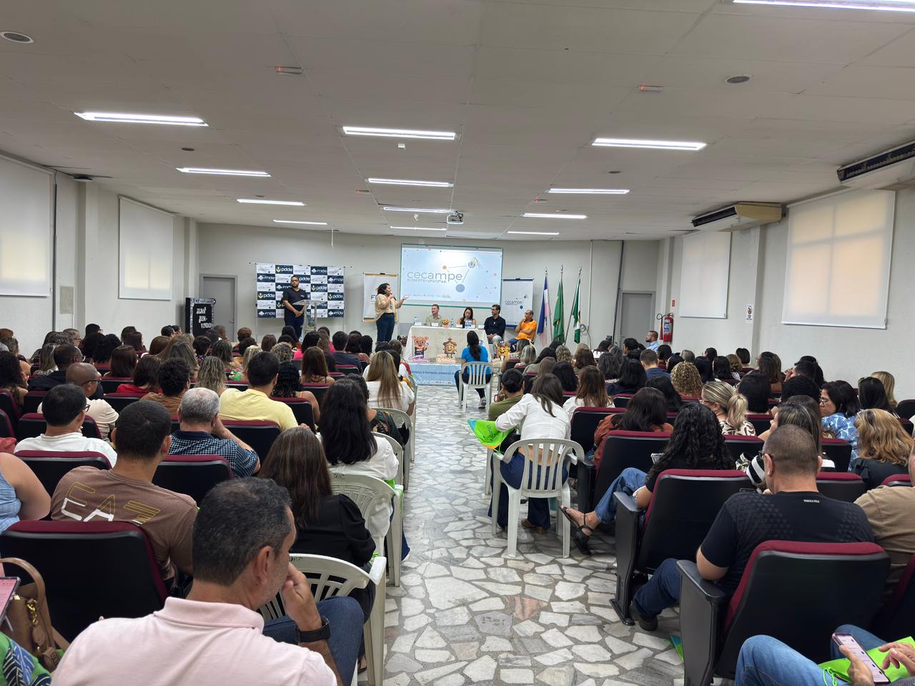 Cariacica sedia formação regional sobre o Programa Dinheiro Direto na Escola (PDDE)