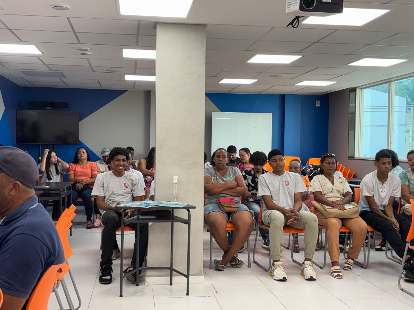 Primeiro emprego: mutirão resulta em mais de 200 cadastros de adolescentes para o mercado de trabalho