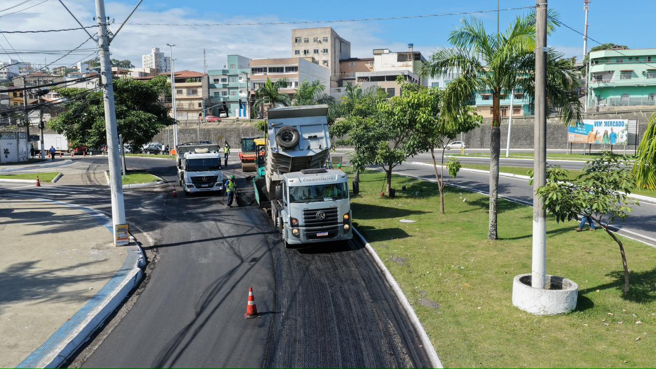 Obras do Viaduto de Alto Lage avançam com novo recapeamento asfáltico
