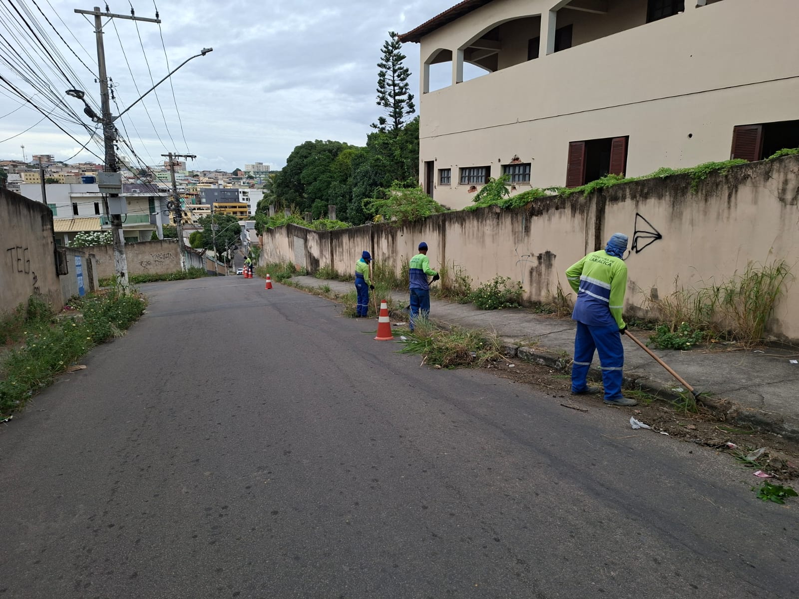 Secretaria de Serviços realiza ações de limpeza e manutenção em diversos bairros de Cariacica neste sábado (30)
