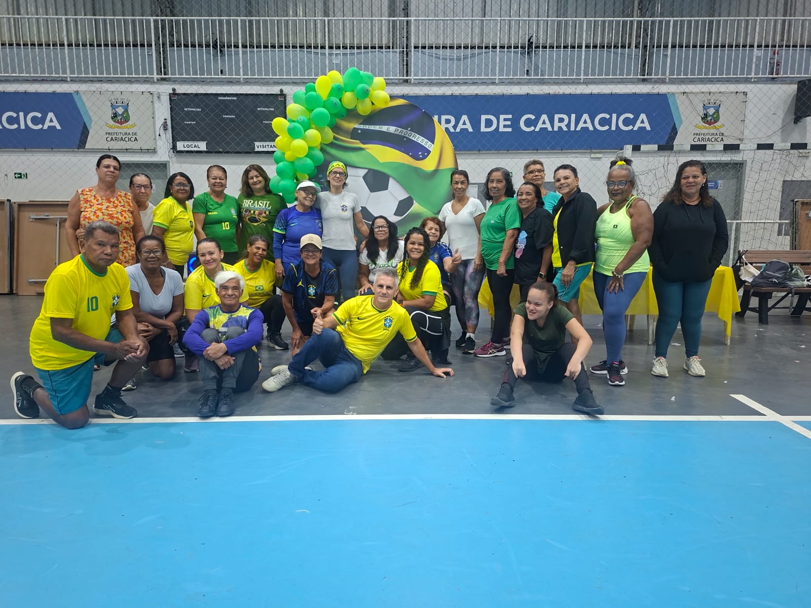 Programa Cariacica Saudável agita manhã de pessoas idosas com ginástica temática em Nova Brasília