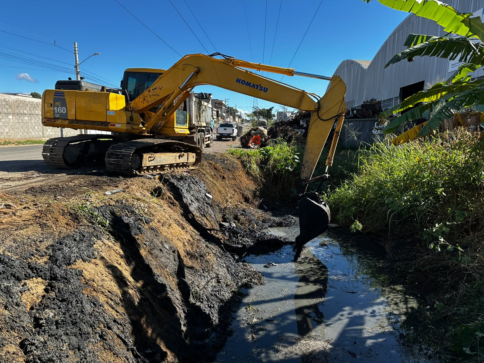 Limpeza pública: Prefeitura de Cariacica intensifica limpeza e passa por cinco bairros nesta segunda-feira (29)
