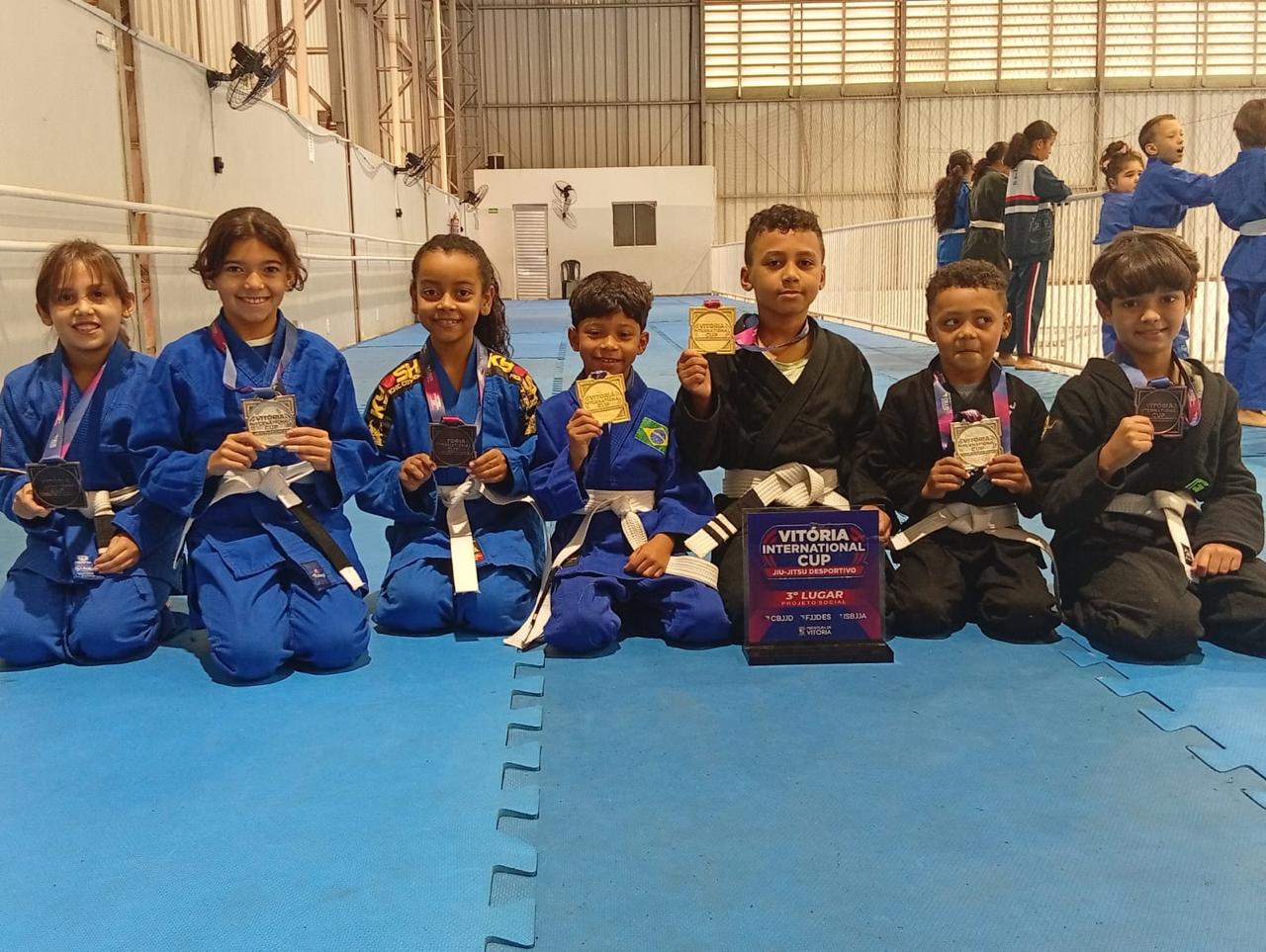 Projeto Social de Jiu-Jitsu de Cariacica garante vaga no pódio da Vitória Internacional Cup