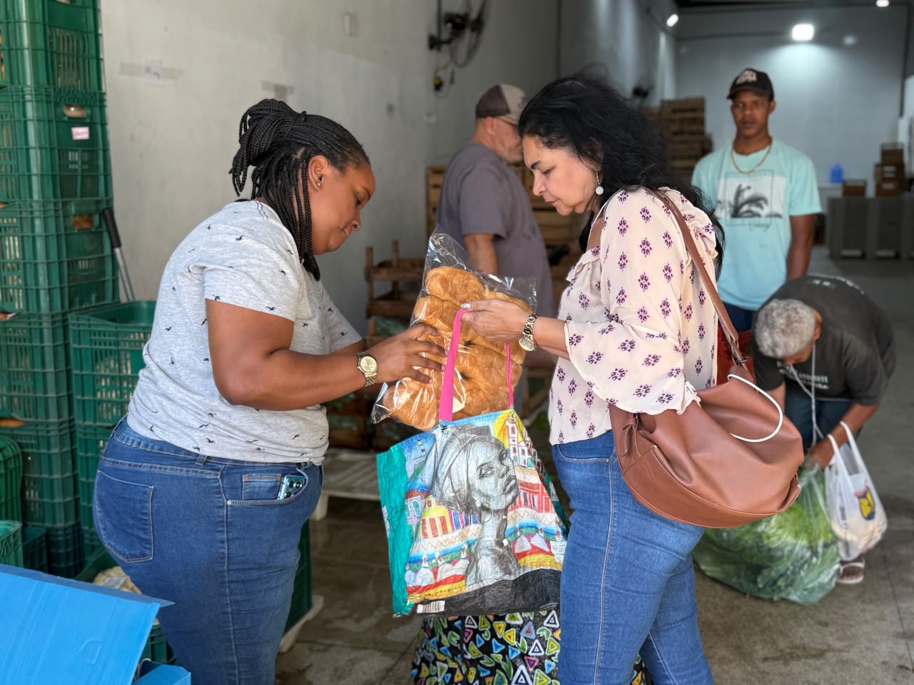 Banco de Alimentos realiza entrega de mais de oito toneladas de alimentos para famílias cadastradas em Cariacica