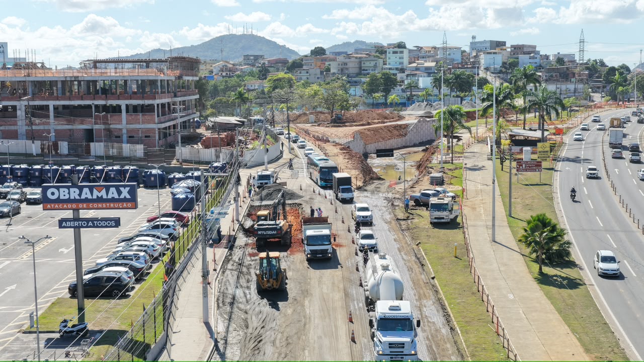 Obras do Viaduto e Mergulhão alteram localização de ponto de ônibus na Avenida Mário Gurgel 