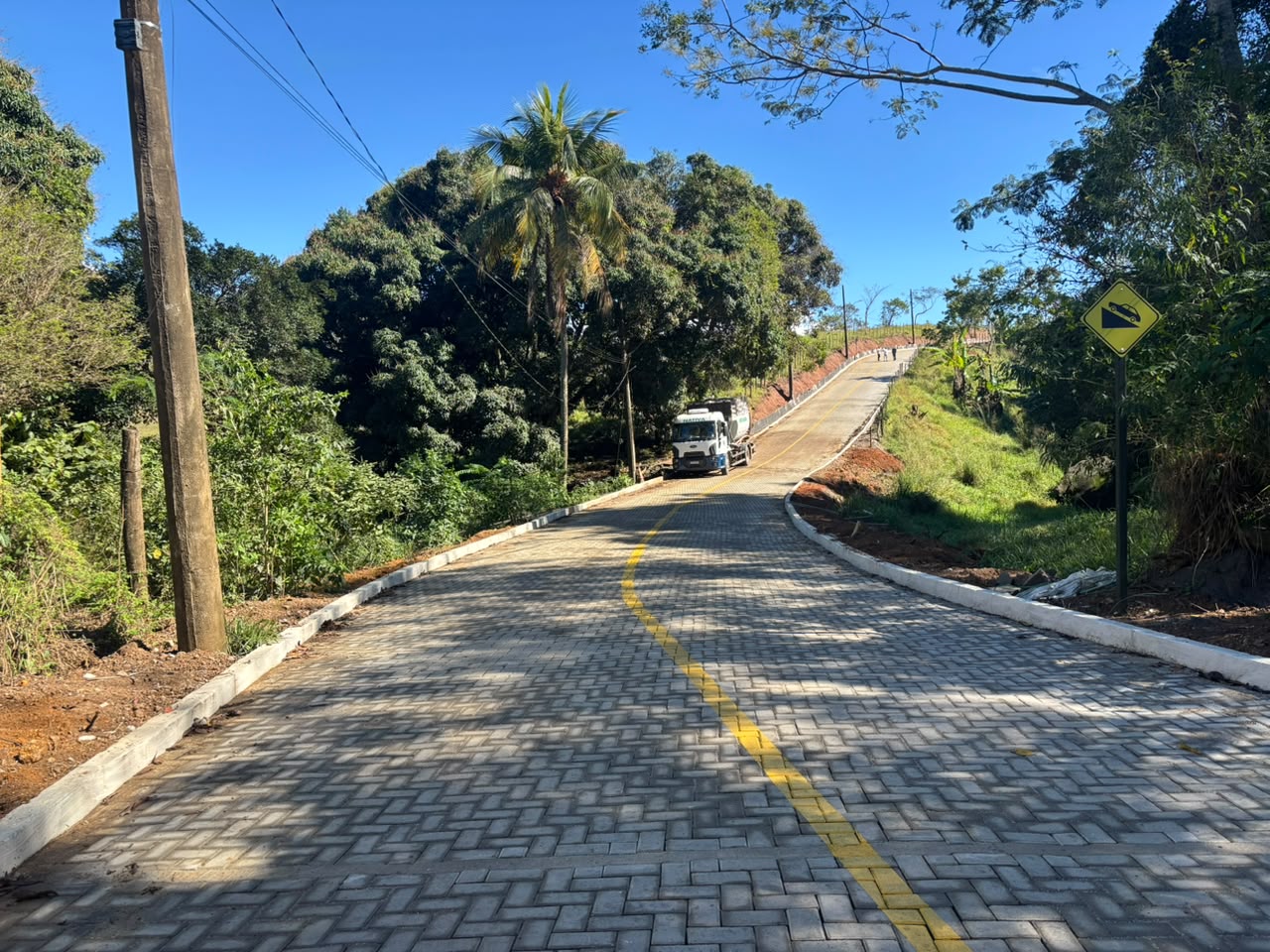 Obras de pavimentação em Destacamento de Baixo entram na fase final em Cariacica