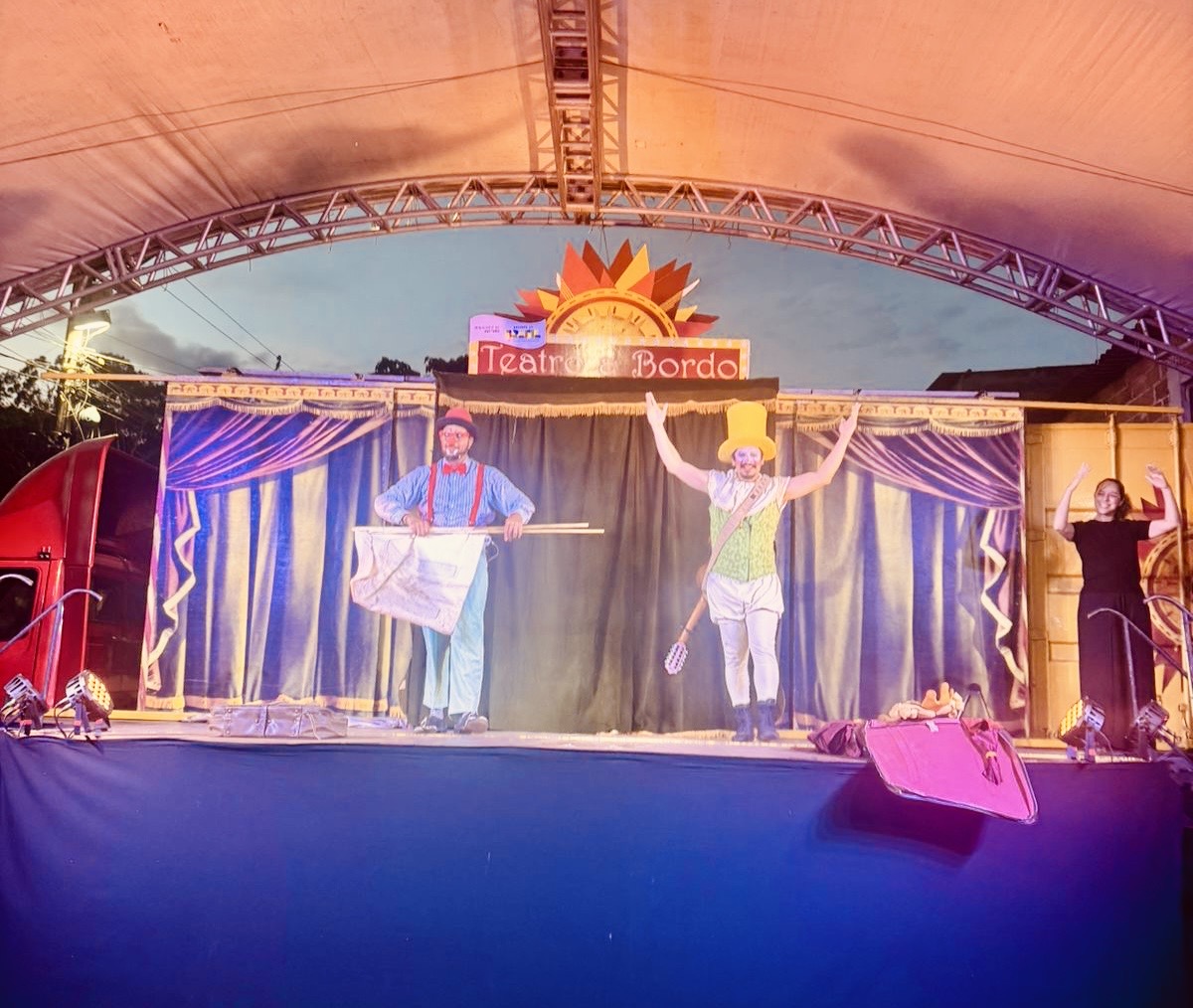 Teatro a Bordo promoveu ações de cultura em Porto de Santana neste sábado (11)