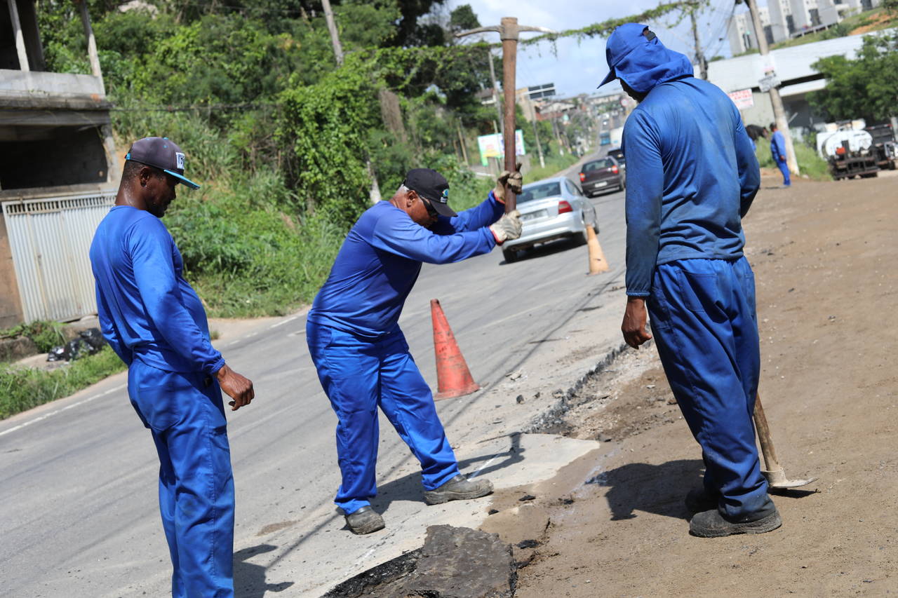 Secretaria de Serviços avança com pavimentação em novas ruas de Porto de Cariacica e Planeta