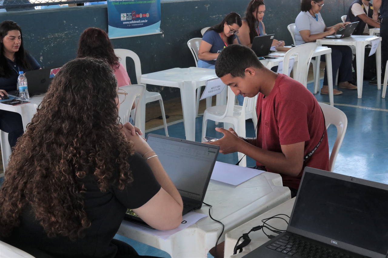 Desenvolvimento nas Praças leva mais de 1.500 vagas de emprego ao bairro Castelo Branco