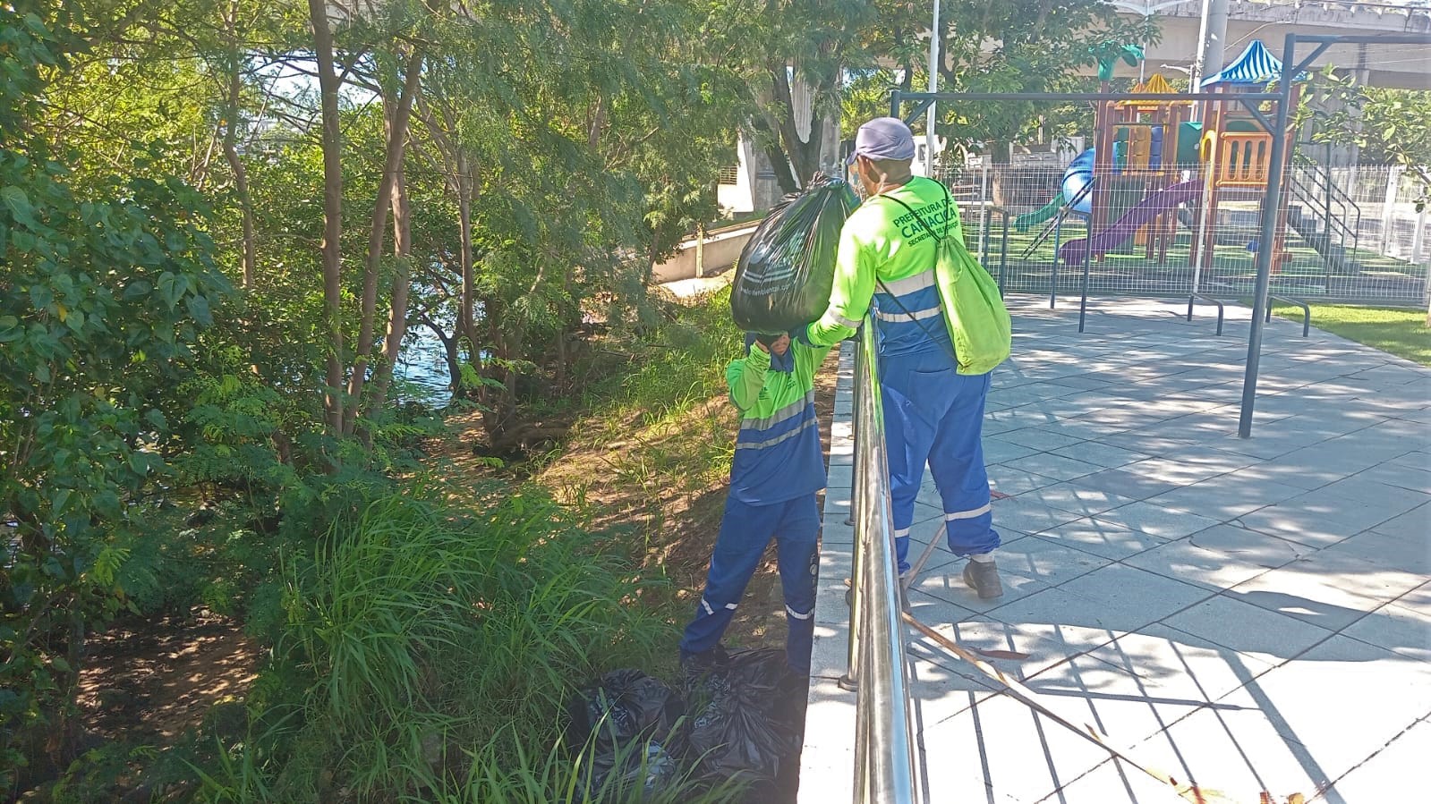 Serviços: Prefeitura faz limpeza e manutenções na Orla de Cariacica para festividades de sábado (27)