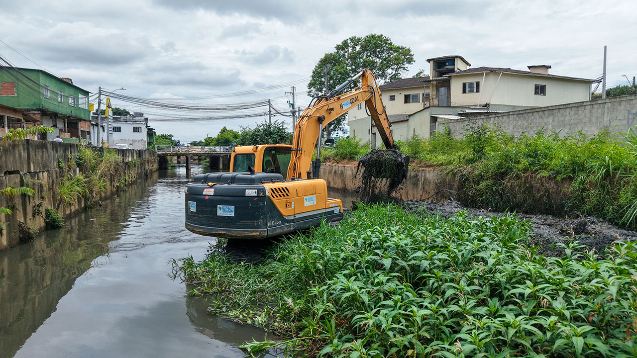 Segunda-feira (8) tem limpeza de canais, tapa-buracos e poda em vários bairros de Cariacica