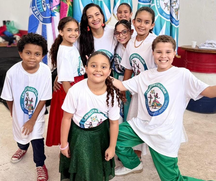 Aula especial reúne nomes do carnaval capixaba em formação de casais de mestre-sala e porta-bandeira