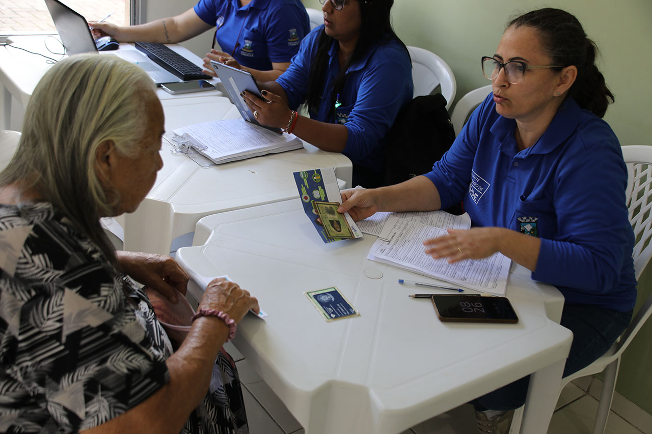 Prefeitura facilita atualização cadastral do SUS durante mutirão em condomínios