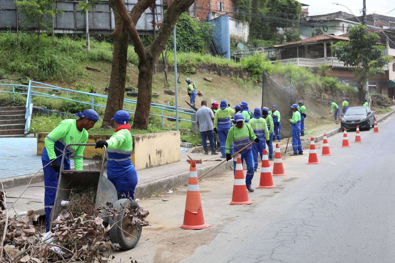 Secretaria de Serviços inicia semana com diversas ações pelo município