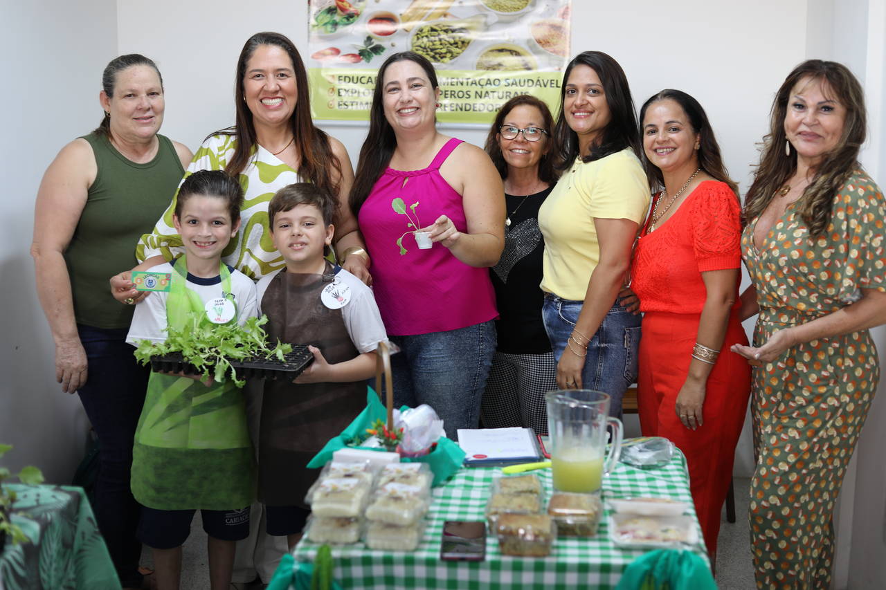 Com produtos criativos e moeda própria, alunos movimentam Mercado Municipal com feira de empreendedorismo