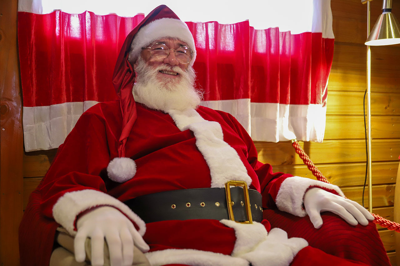 Queima de fogos e chegada do Papai Noel: saiba tudo que terá na Vila de Natal; inauguração será nesta quarta (12)