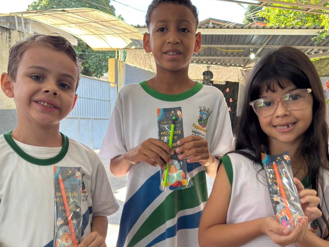 Alunos da rede municipal são recebidos com kit de boas-vindas para realizar prova do Paebes 