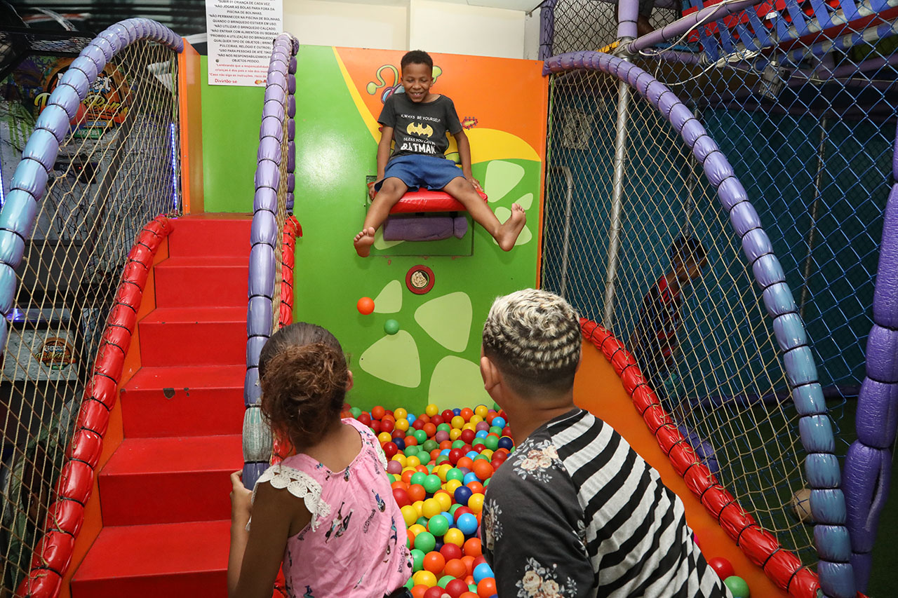 Crianças atendidas pelos Cras de Cariacica vivem dia de brincadeiras e muita diversão em cerimonial infantil