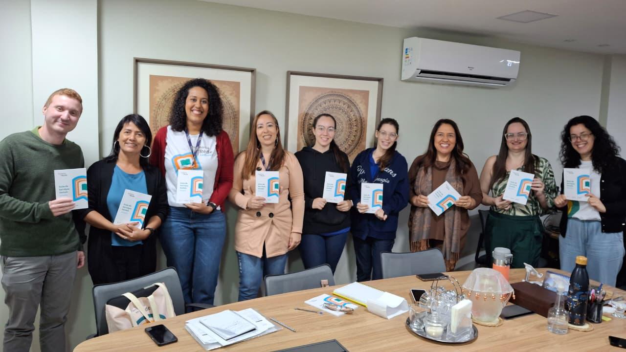 Cariacica lança guia para fortalecer rede de proteção e reduzir evasão escolar