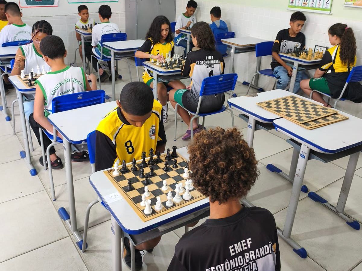 Paciência e disciplina: alunos conquistam nove medalhas em competição de xadrez nos Jogos Estudantis de Cariacica 