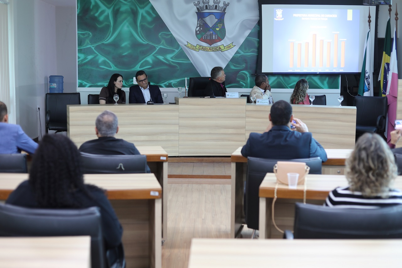 Cariacica apresenta relatório fiscal do 2º quadrimestre em audiência pública na Câmara Municipal