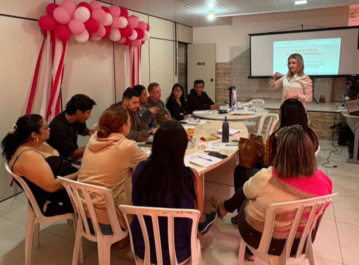 Equipes do Mobiliza Cariacica participam de formação sobre liderança humanizada