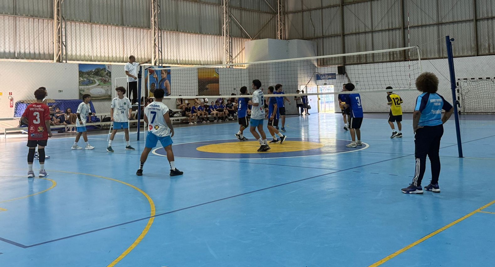 Jogos Escolares: Estação Cidadania-Esporte recebe primeiras partidas de voleibol da competição