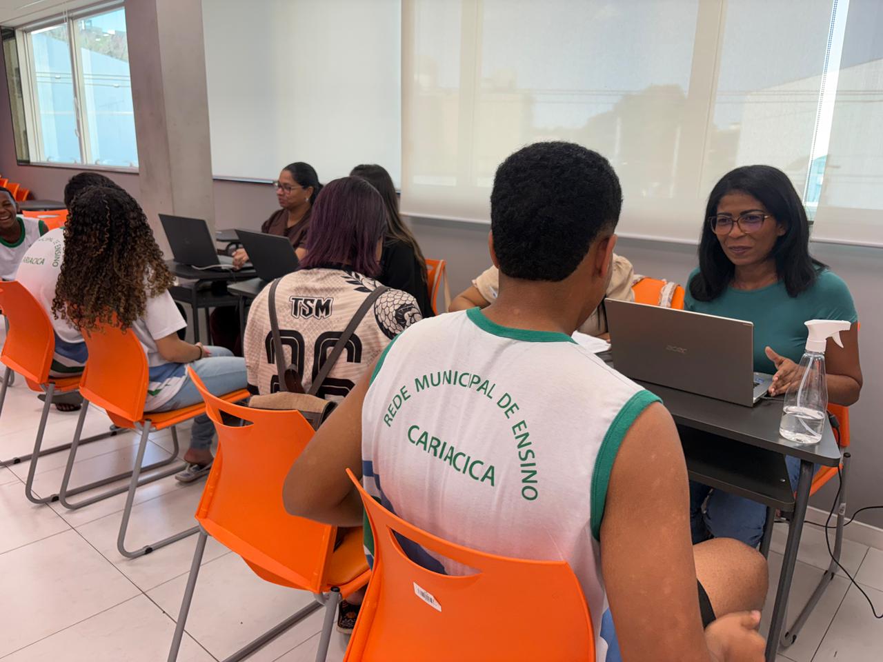 Primeiro emprego: ação facilita inscrição de jovens no Programa de Aprendizagem Profissional