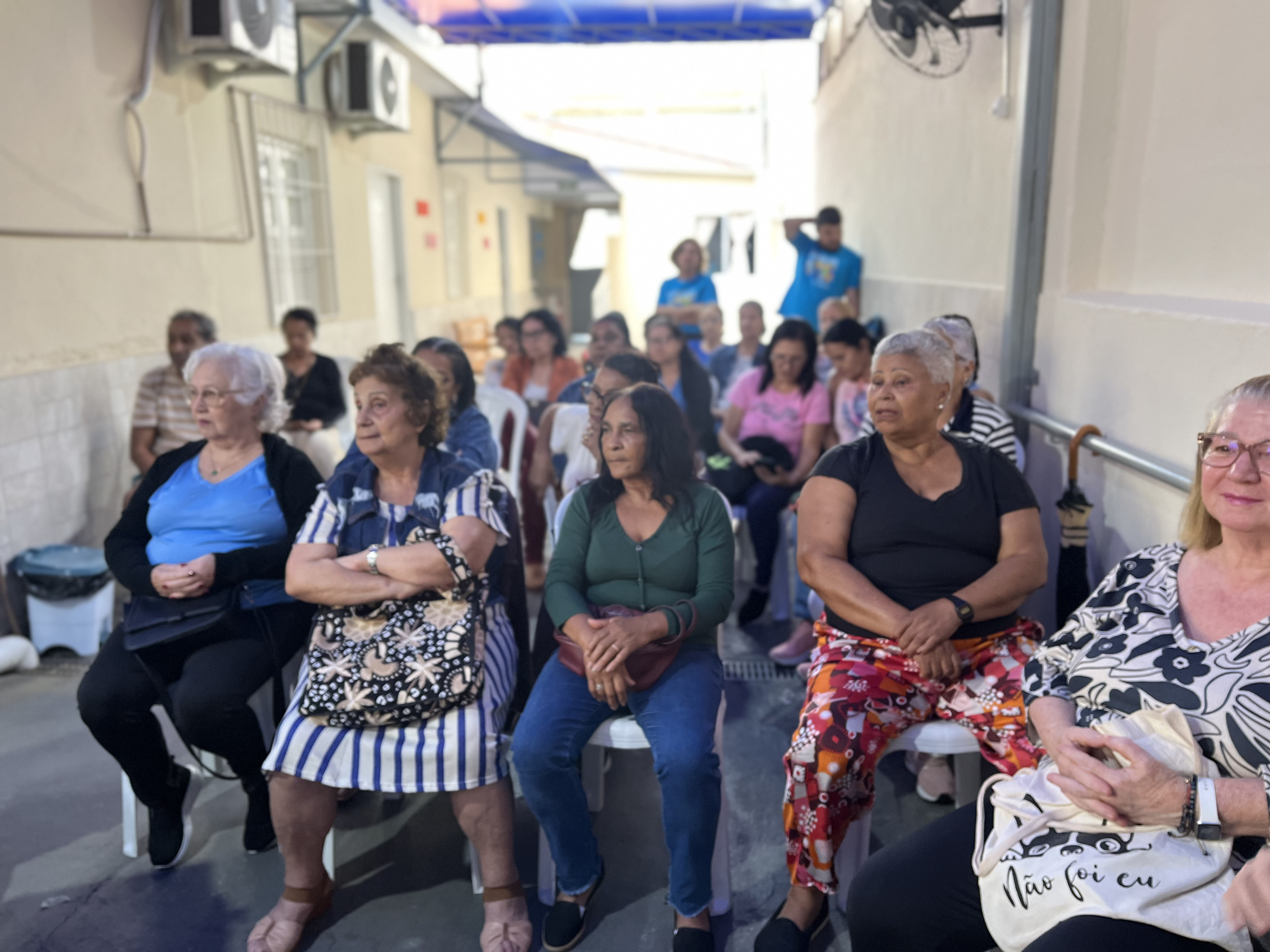 Idosos do CCPI de Campo Grande aprendem sobre a cultura e a tradição do Congo