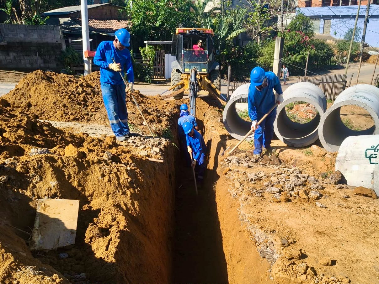 Ruas de Padre Gabriel recebem obras de drenagem e pavimentação