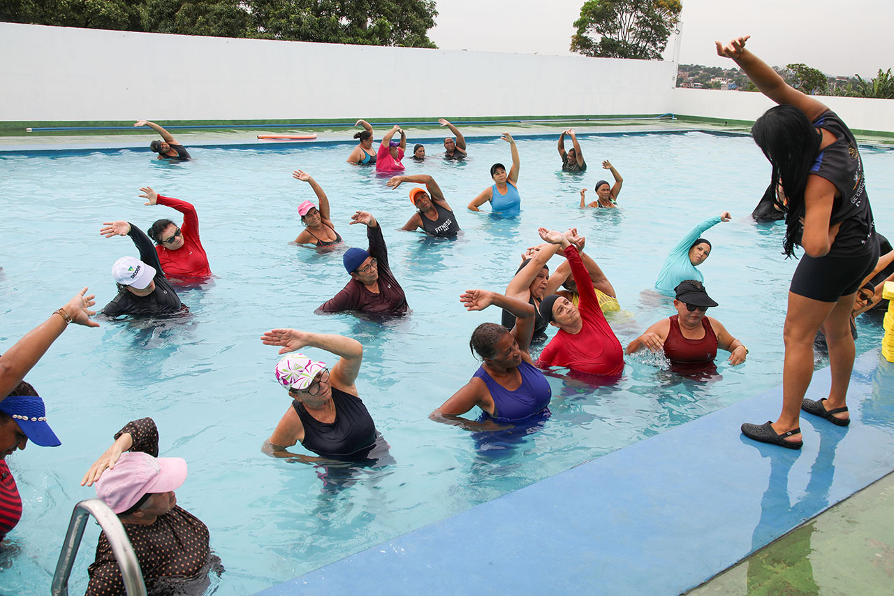 Cariacica Saudável: aulas de hidroginástica para idosos promovem inclusão e socialização