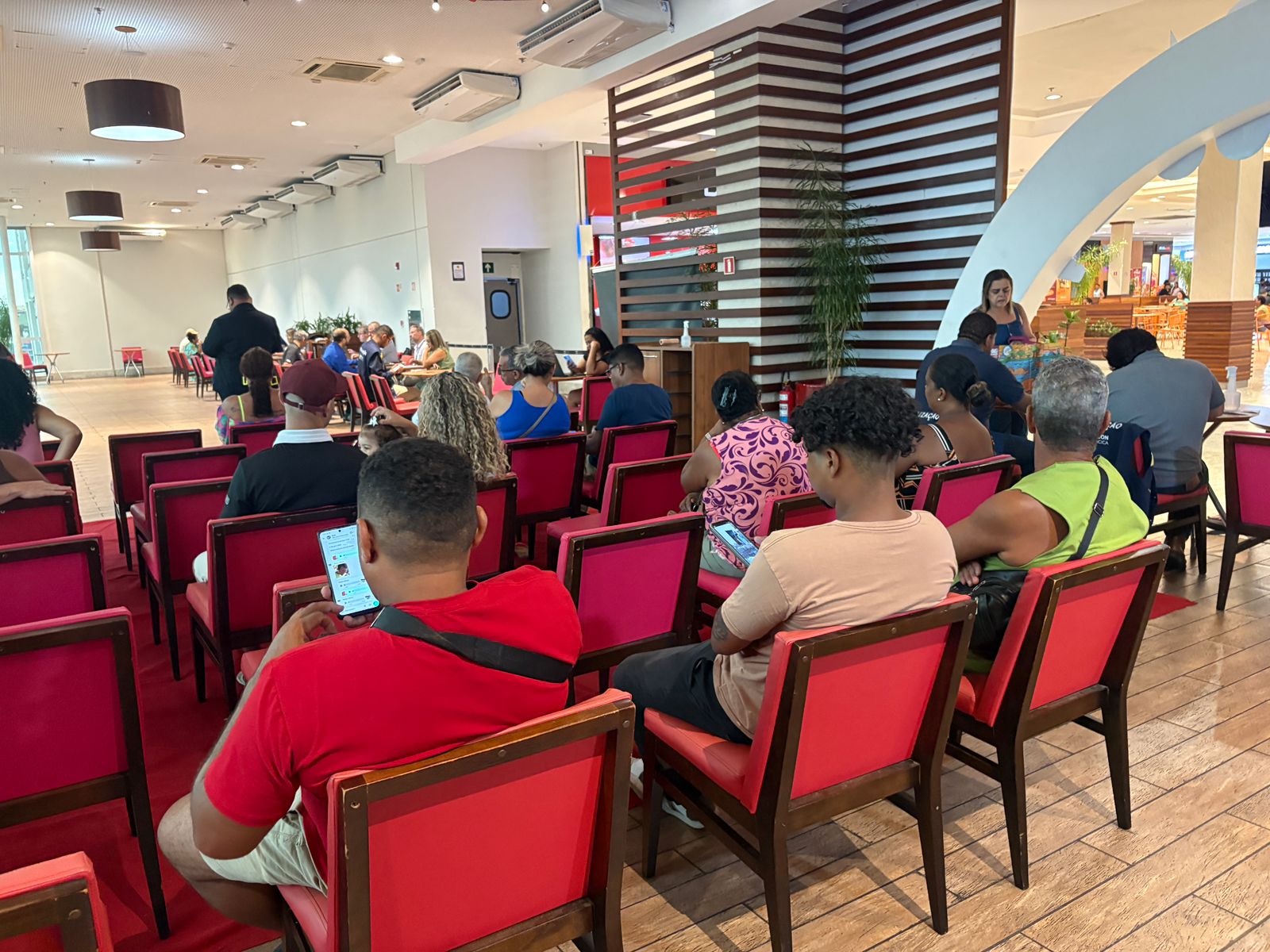 Mais de 300 atendimentos são realizados durante Feirão de Renegociação de Dívidas 