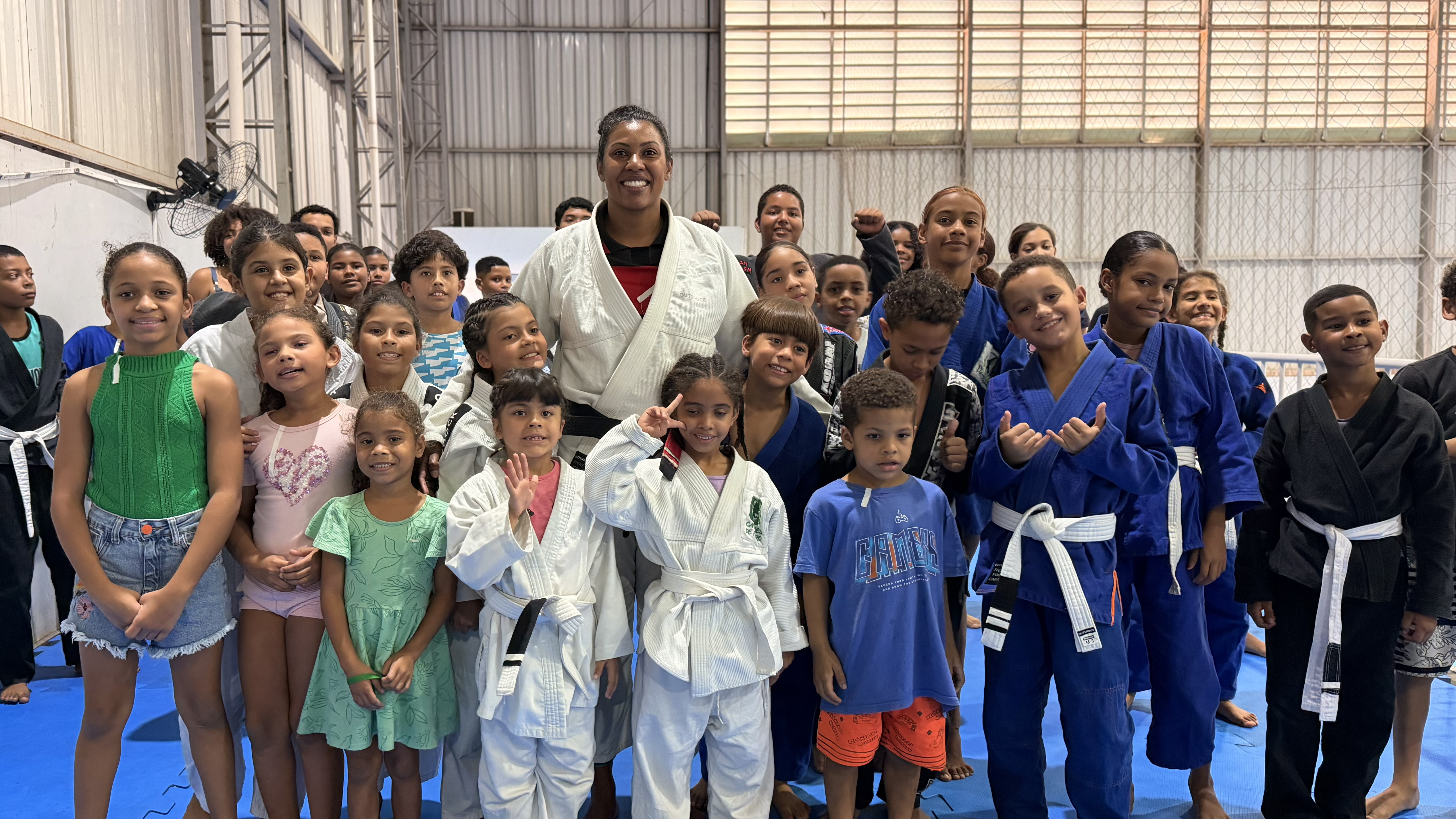 Cariacica Saudável: mais de 100 alunos de Jiu-Jitsu participam de cerimônia de graduação
