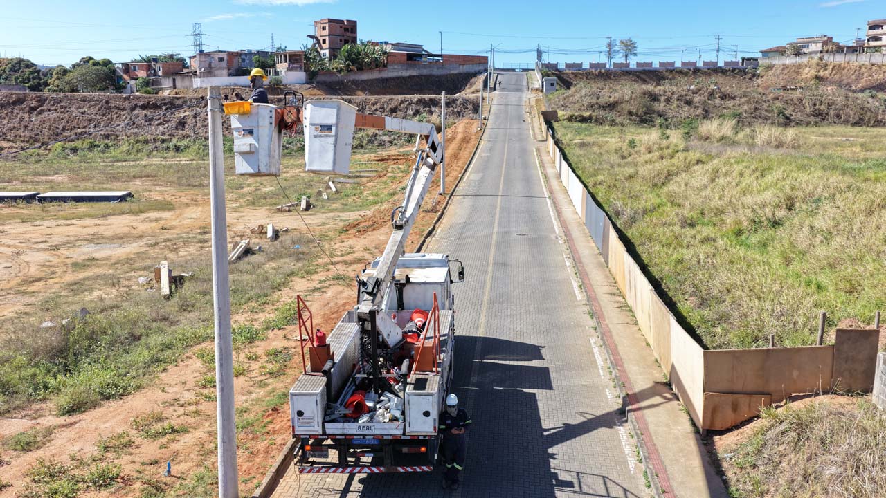 Trecho entre Santana e Valverde recebe ampliação da iluminação pública; área também terá videomonitoramento para combater descarte de lixo