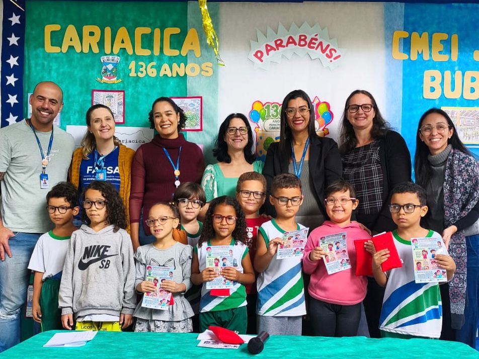 Alunos de Cariacica recebem óculos de grau e ganham mais qualidade no aprendizado