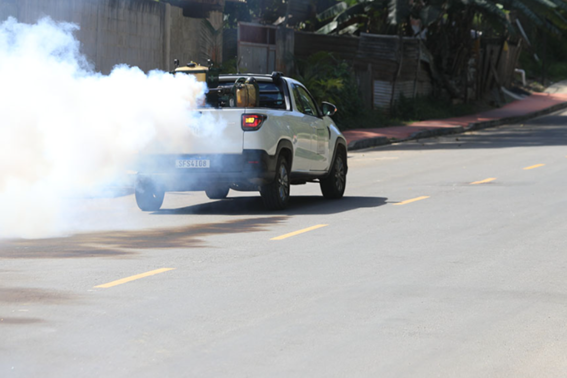 Combate à dengue: fumacê percorre 37 bairros de Cariacica durante esta semana 