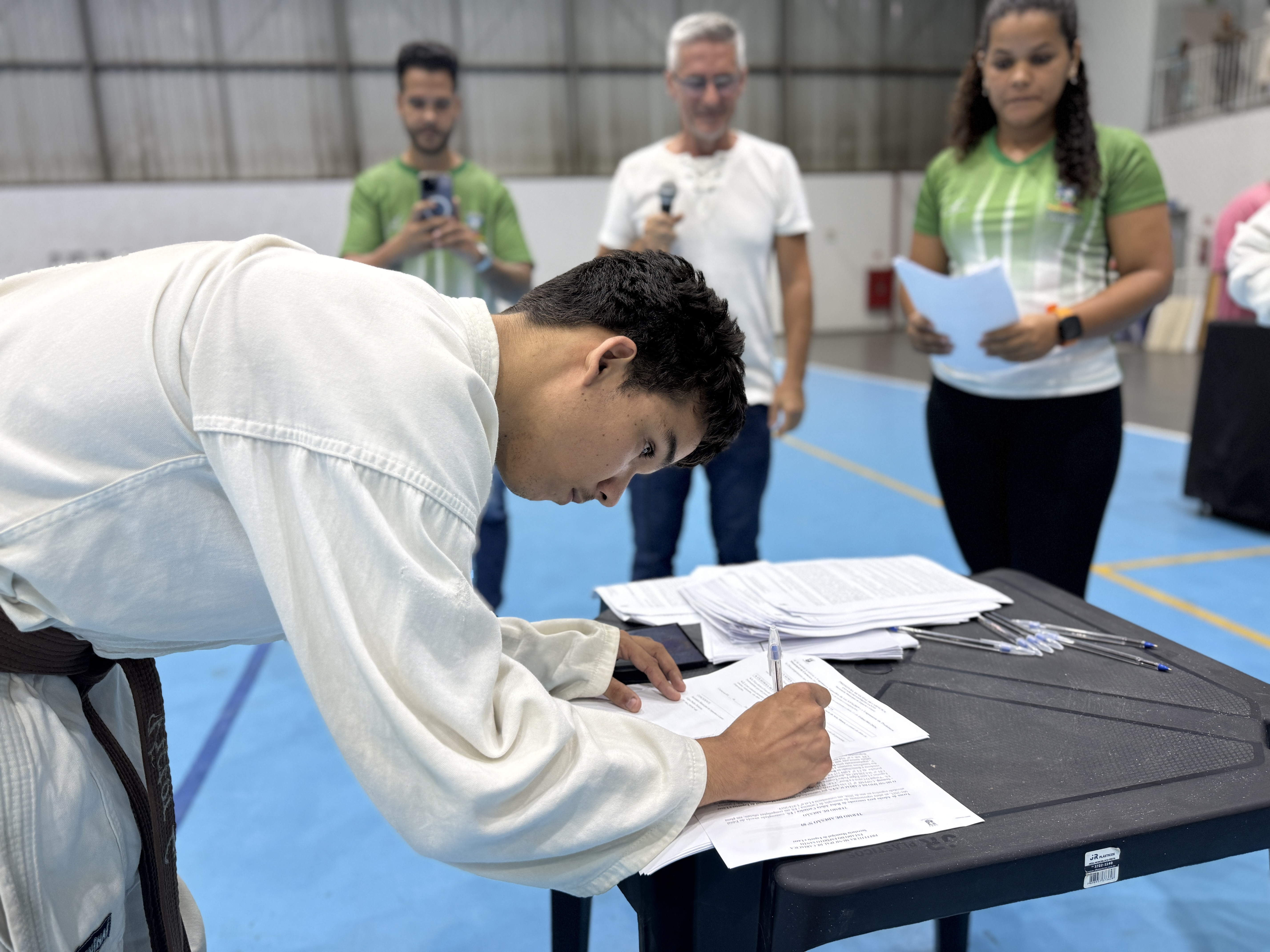 Bolsa Atleta: cerimônia marca assinatura de termo de adesão 2026