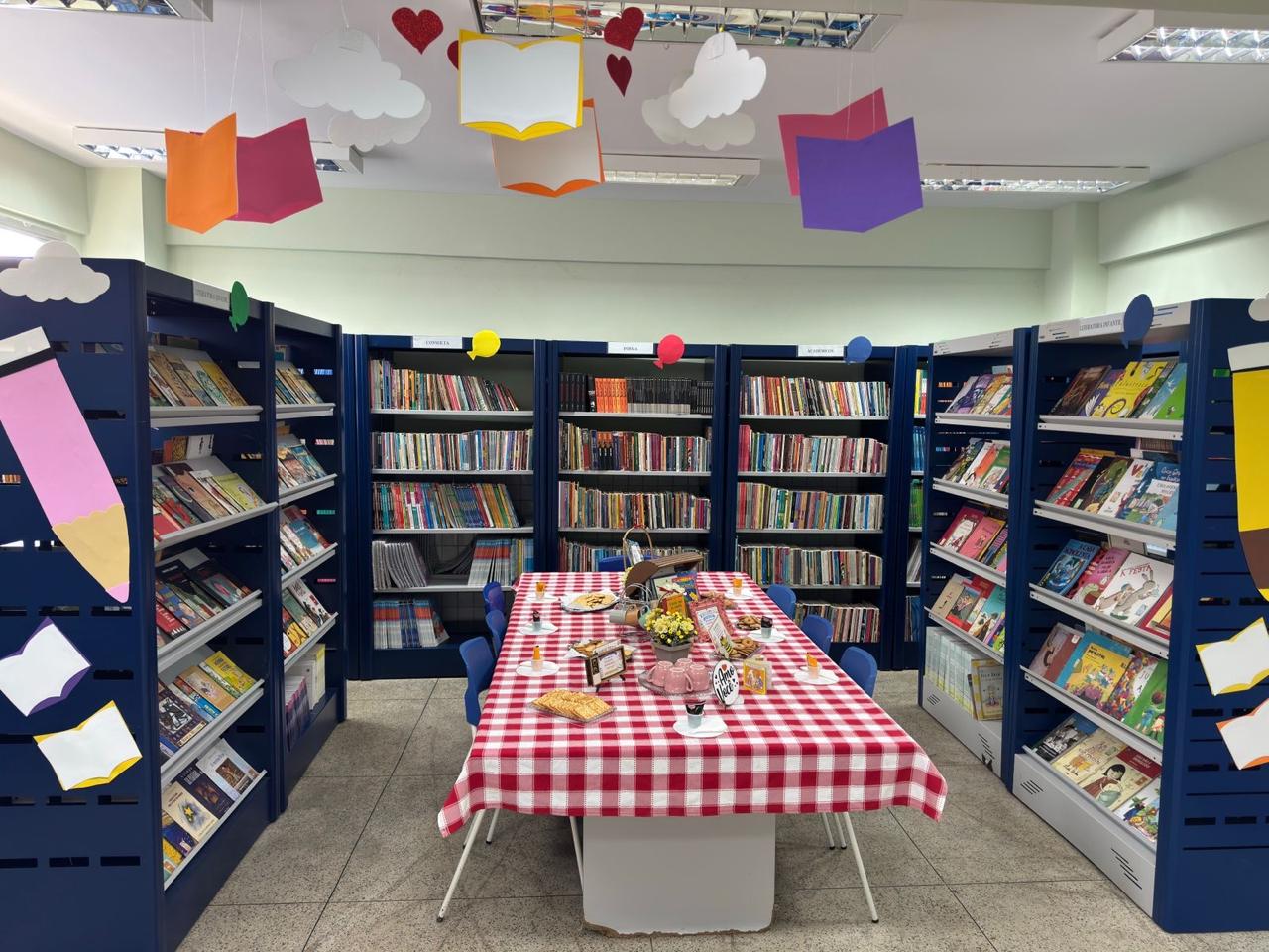 Escola em Cariacica Sede inaugura biblioteca e homenageia educador que dedicou 62 anos à educação