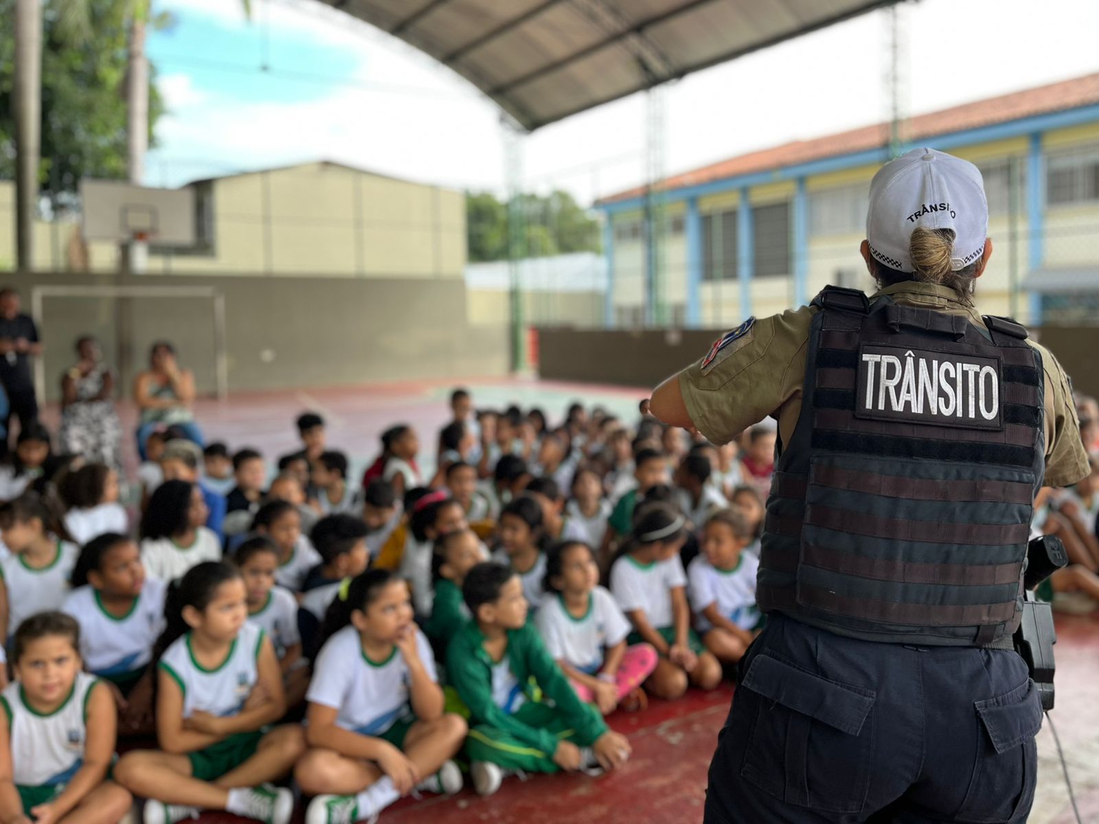 Maio Amarelo: ação educativa leva conscientização no trânsito para alunos de Rio Marinho