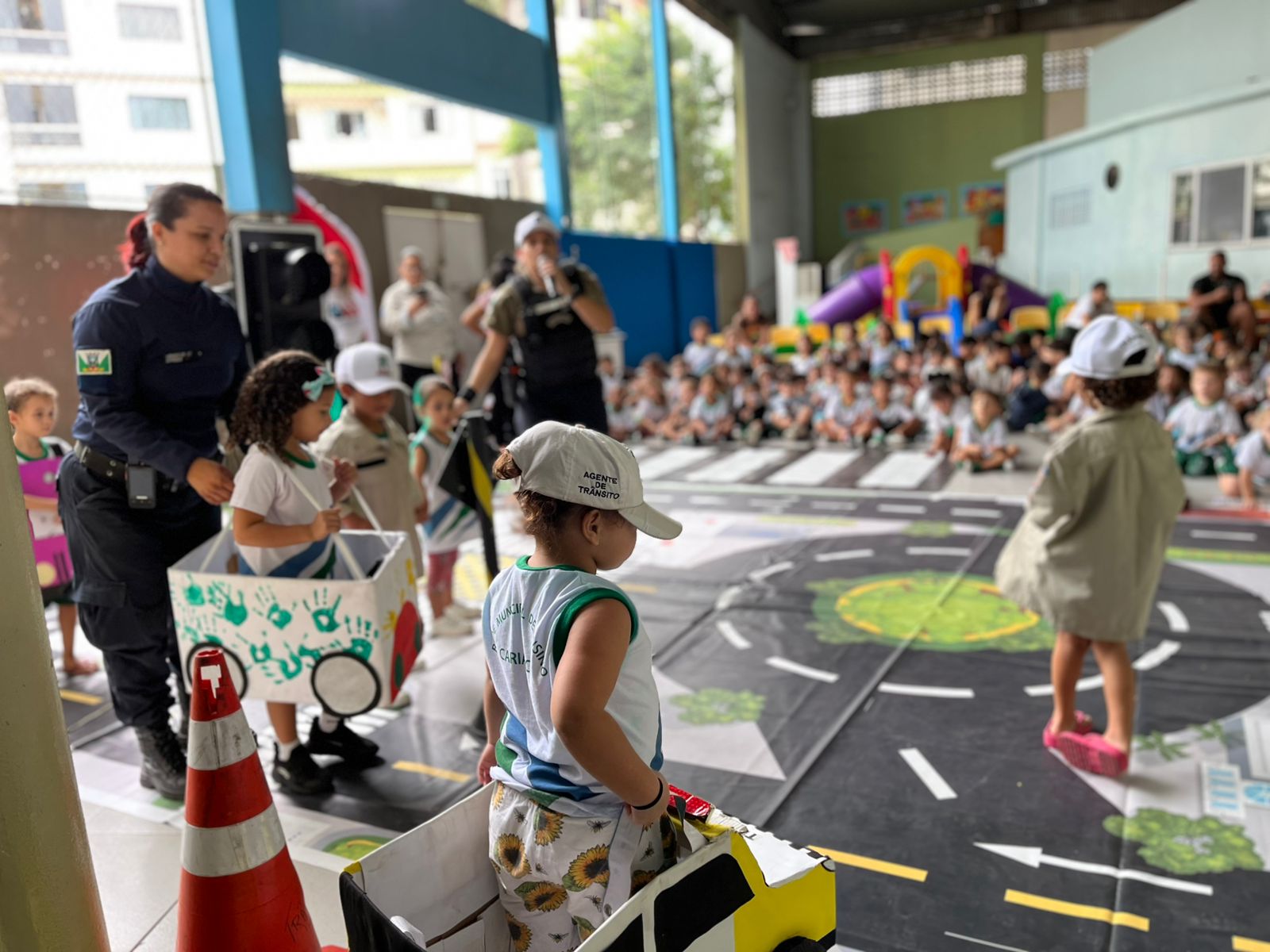 De CNH Infantil a mini cidade: alunos aprendem sobre segurança no trânsito em escola municipal